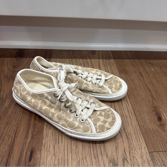 COACH  ETTA Casual BEIGE Logo lace Up Sneakers Size  5 M - Picture 3 of 6